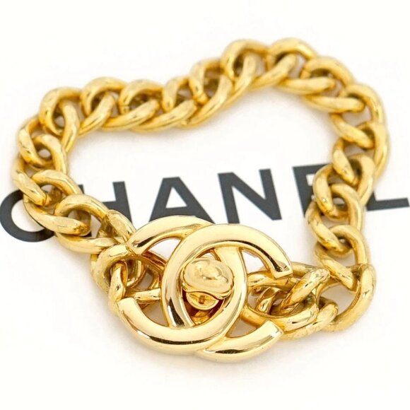 CHANEL CC Logo TurnLock Vintage Bracelet 6.9" Gold Tone 96P Auth w/Box #24055 - Picture 1 of 6